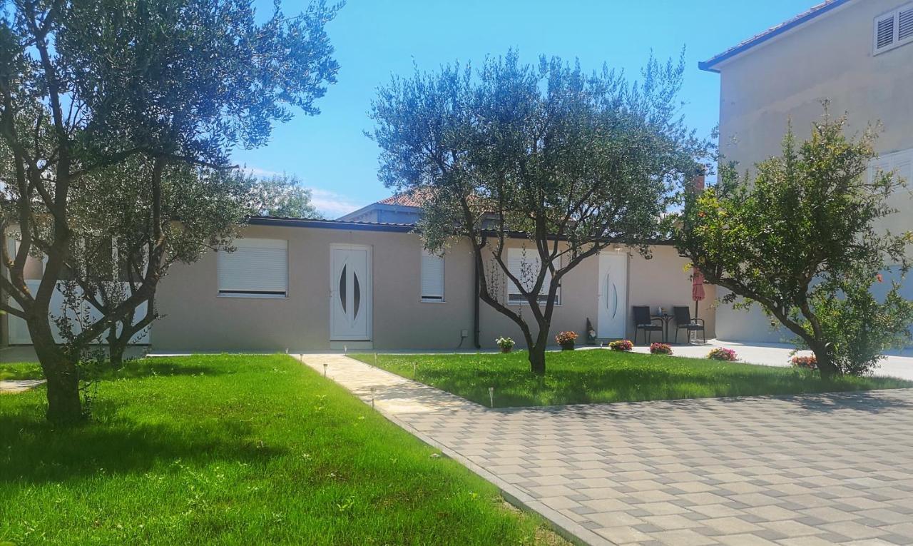 Studio Apartments Tara Zadar Exteriör bild