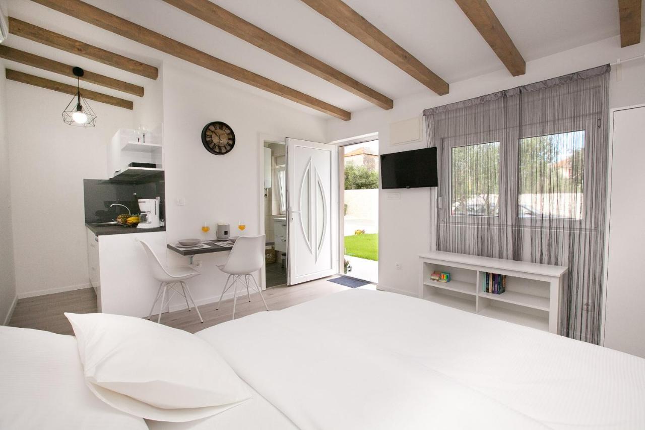 Studio Apartments Tara Zadar Exteriör bild
