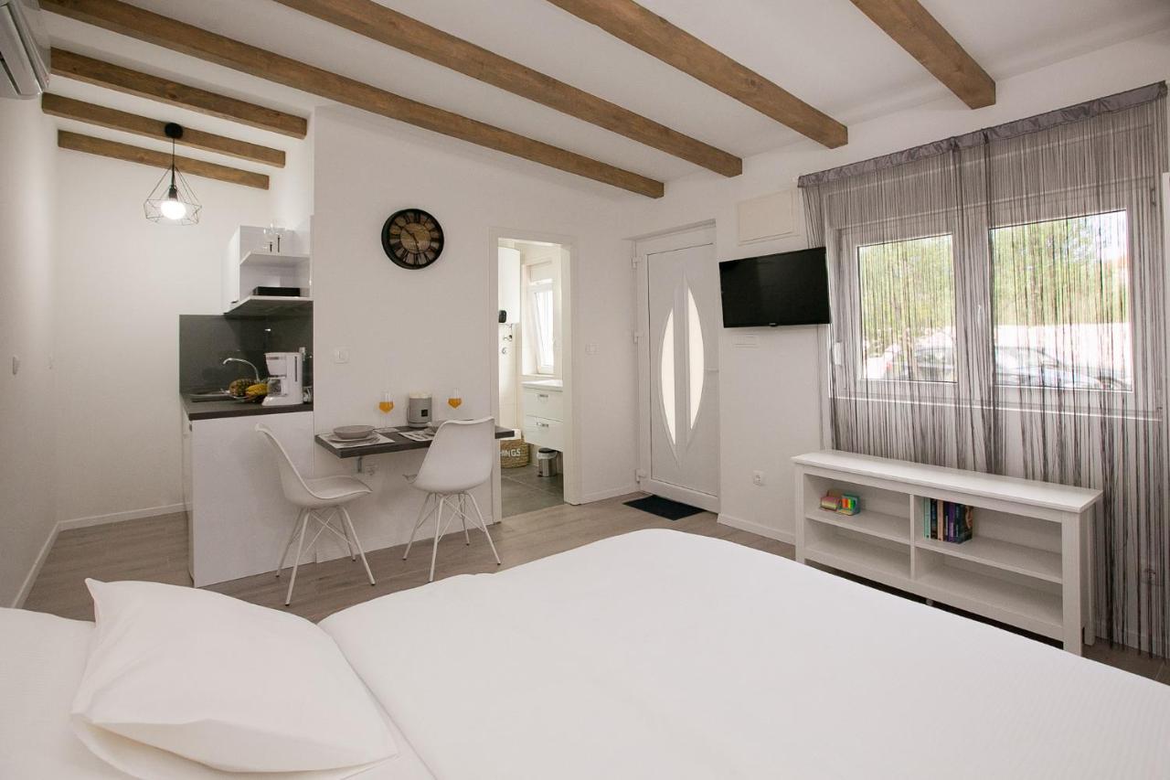 Studio Apartments Tara Zadar Exteriör bild