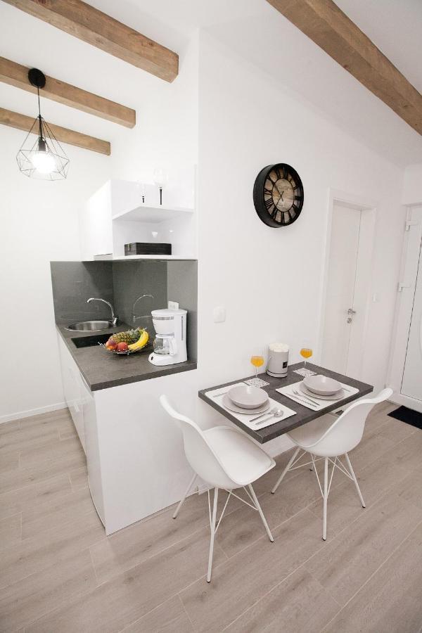 Studio Apartments Tara Zadar Exteriör bild