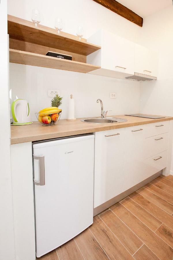 Studio Apartments Tara Zadar Exteriör bild